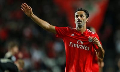 Benfica: homenagem a Jonas antes do jogo com o Anderlecht - TVI