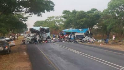 Colisão entre dois autocarros faz pelo menos 47 mortos e 70 feridos no Zimbabué - TVI