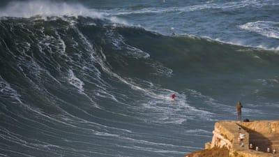 Está aí a temporada de ondas gigantes na Nazaré - TVI
