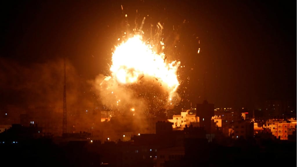 Israel bombardeia estúdios da Hamas TV