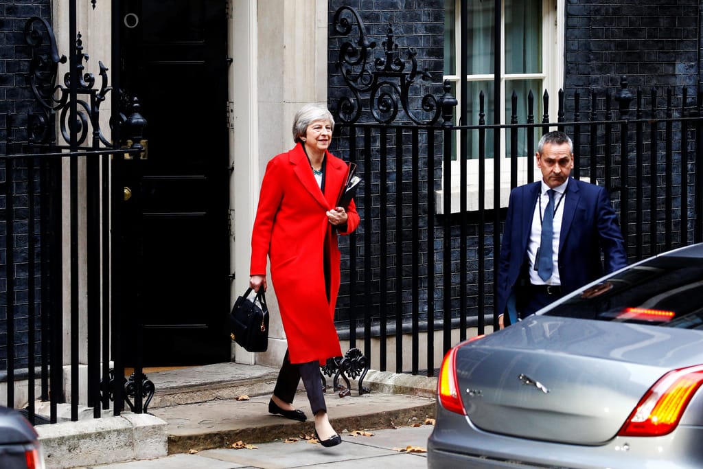 Theresa May deixa o número 10 de Downing Street