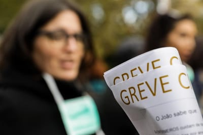 Enfermeiros suspendem greve cirúrgica até quinta-feira após convocatória negocial - TVI