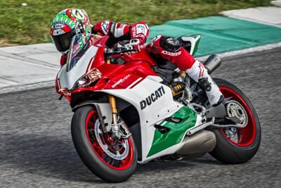 Ducati Panigale 1299 R Final Edition: o culto pode começar - TVI