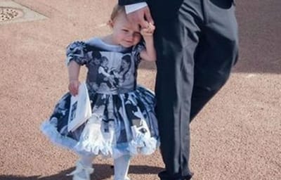 Menina vai ao funeral do irmão de vestido estampado com fotos dos dois - TVI