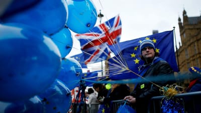 Brexit: UE envia carta com "clarificações" a Theresa May - TVI