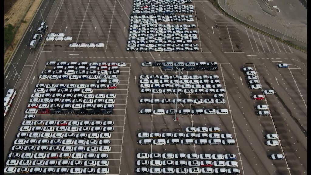 Autoeuropa tem 20 mil carros à espera de transporte marítimo