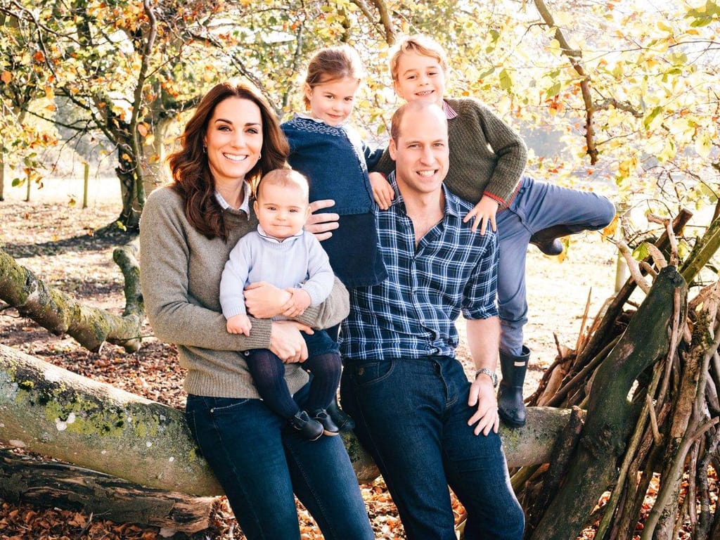 Kate e William com os filhos, Louis, Charlotte e George