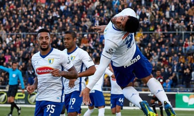 II Liga: Famalicão derrota aflito Varzim com hat-trick de Anderson - TVI