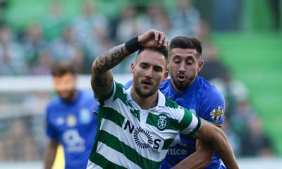 VÍDEO: remate de Gudelj sofre desvio e 3-1 para o Sporting - TVI