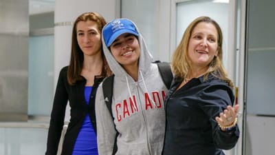 Jovem saudita que fugiu da família chegou ao Canadá - TVI