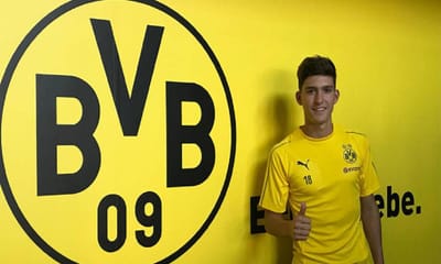 Borussia Dortmund oficializa contratação de Balerdi - TVI