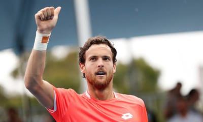 Wimbledon: João Sousa apura-se para a segunda ronda - TVI