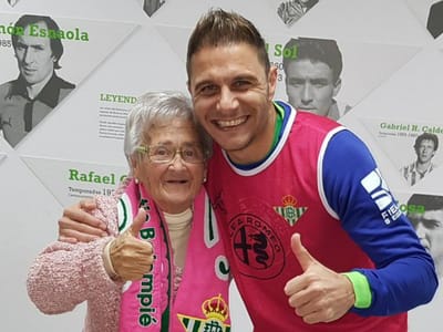 FOTO: Joaquín realiza sonho da apaixonada «avó do Betis» - TVI