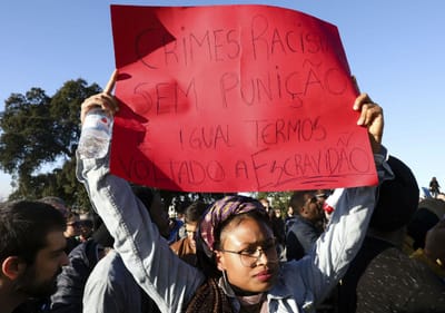 Cerca de 100 pessoas protestam no Seixal contra violência policial e racismo - TVI