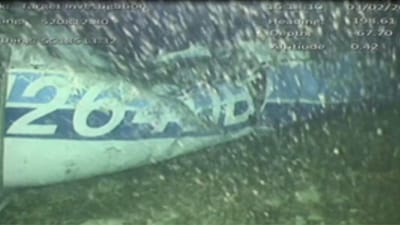 Emiliano Sala: equipas de resgate retiram corpo do avião - TVI