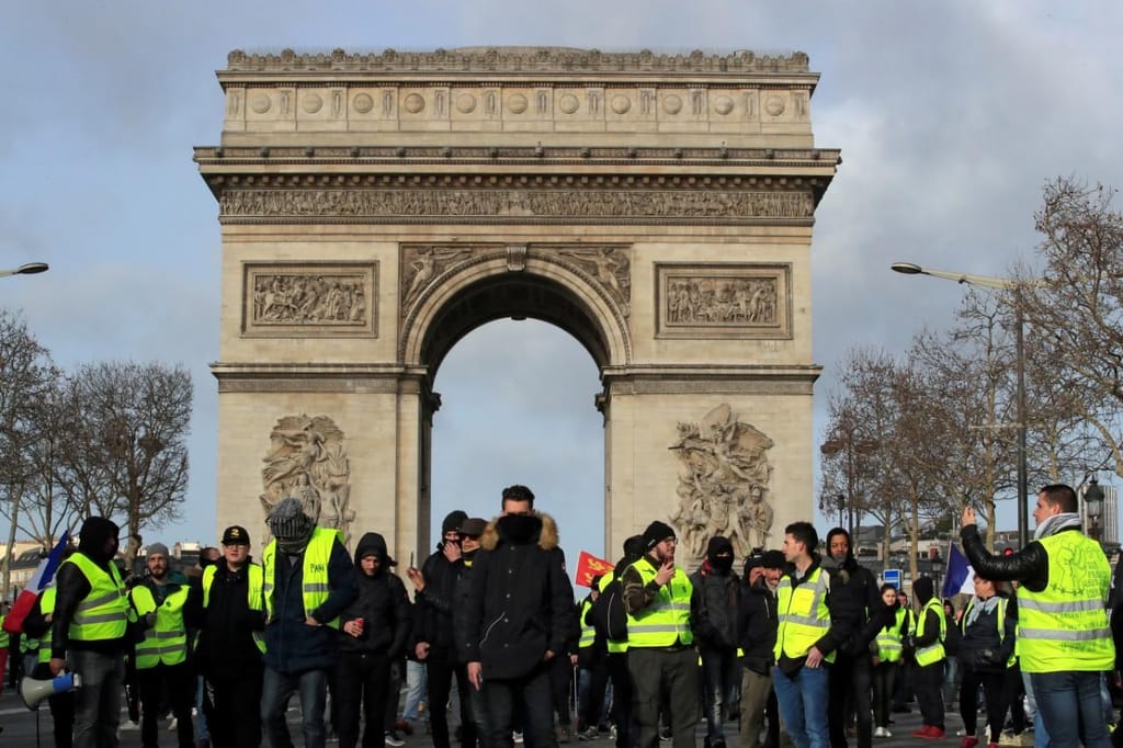 Protesto dos coletes amarelos em França