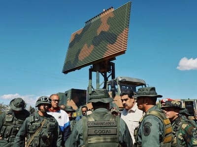 Exército venezuelano jura lealdade "inflexível" a Maduro e diz estar "alerta" às fronteiras - TVI