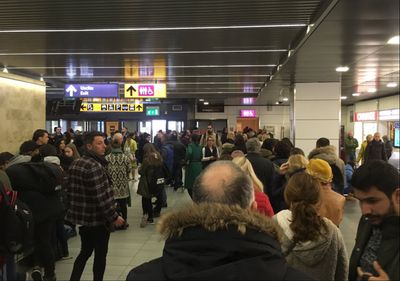 Incêndio obriga ao encerramento do aeroporto de Roma - TVI