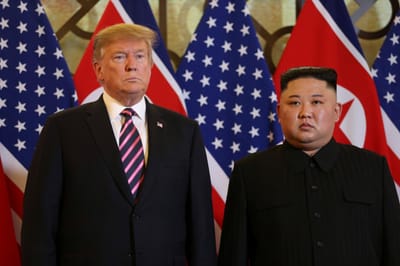 Trump e Kim Jong-un voltam a encontrar-se para jantar - TVI