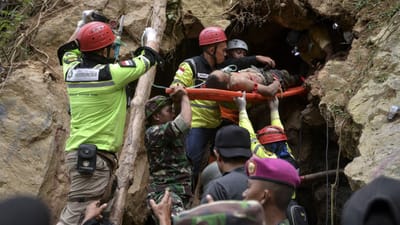 Autoridades temem não encontrar mais sobreviventes em colapso de mina na Indonésia - TVI
