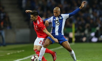 VÍDEO: Brahimi dispara «míssil» e FC Porto fica a centímetros do empate - TVI
