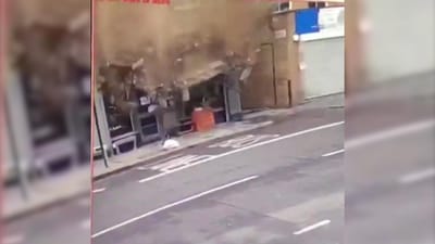 Homem escapa por um fio a queda de muro em Londres - TVI