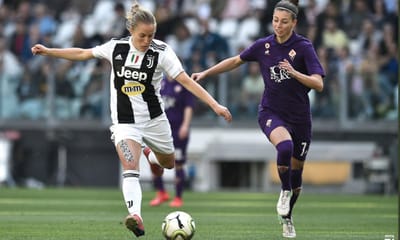 VÍDEO: quase quarenta mil a ver futebol feminino em Itália - TVI
