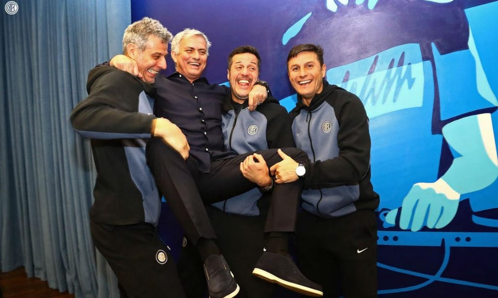 Mourinho visitou antigos pupilos do Inter de Milão (twitter Inter de Milão)
