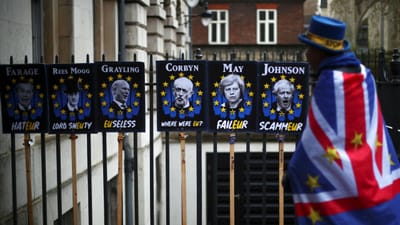 Polícia britânica pede moderação aos políticos para evitar tensões com Brexit - TVI