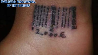 Forçaram mulheres a prostituir-se e tatuaram-nas para terem "dono" - TVI