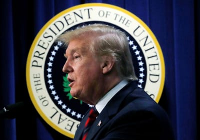 Trump concede perdão presidencial a magnata que o elogiou - TVI