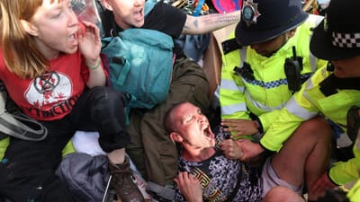 Londres: detidas 831 pessoas implicadas nos protestos pelo clima - TVI