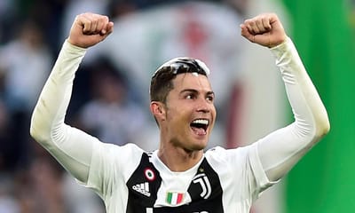 VÍDEO: Cristiano mostra festa no balneário da Juventus - TVI