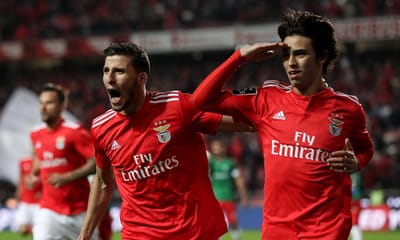 VÍDEO: Félix «senta» César e atira para o golo 101 do Benfica na Liga - TVI