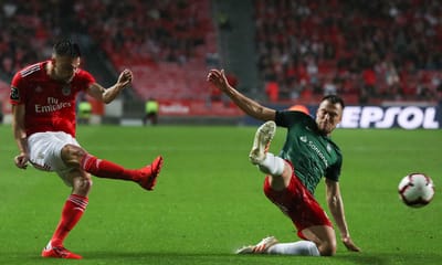 Benfica-P. Ferreira (equipas): Samaris ganha o lugar de Gabriel - TVI