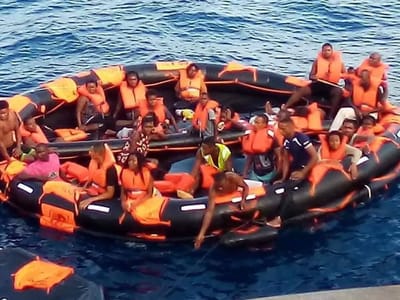 São Tomé: Marinha portuguesa prossegue buscas para localizar desaparecidos no naufrágio - TVI