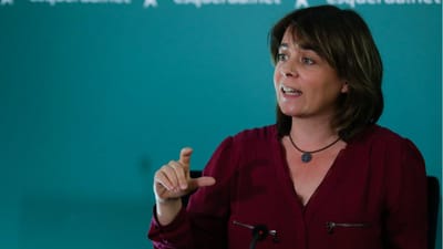 Catarina Martins diz que excedente orçamental “prova que se pode investir mais” nos transportes - TVI