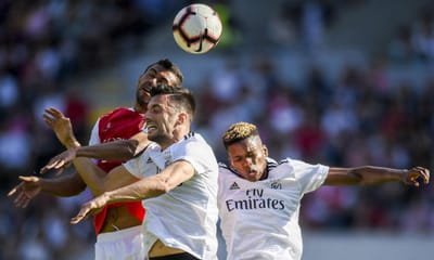 Lage recusa nervosismo dos mais novos nos últimos jogos do Benfica - TVI