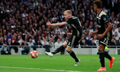 Champions: Van de Beek decide em Londres e deixa Ajax perto da final - TVI