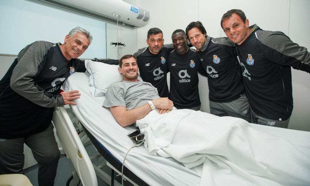 Plantel do FC Porto visita Casillas (fotos: FCP)