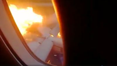 Vídeos de passageiros mostram avião russo em chamas - TVI
