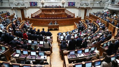 Governo vai ao Parlamento explicar compra do SIRESP - TVI