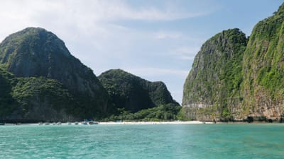 Tailândia quer turistas de volta e promove quarentena em iates ancorados em Phuket - TVI