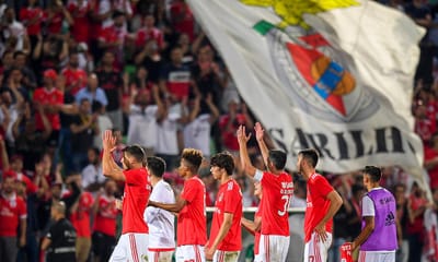 Benfica abre mercado secundário para o Santa Clara - TVI