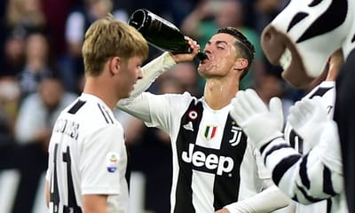 Campeões: os portugueses que já beberam champanhe na Europa - TVI