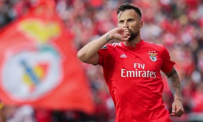 OFICIAL: Benfica anuncia renovação de Seferovic - TVI