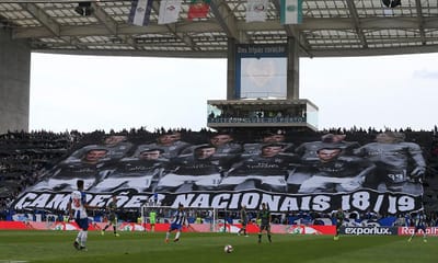 Tarja com árbitros e António Costa vale multa ao FC Porto - TVI