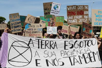Estudantes querem juntar-se a sindicatos e autarquias na próxima greve climática - TVI