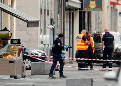 Ataque em Lyon não foi reivindicado. Autor continua em fuga - TVI