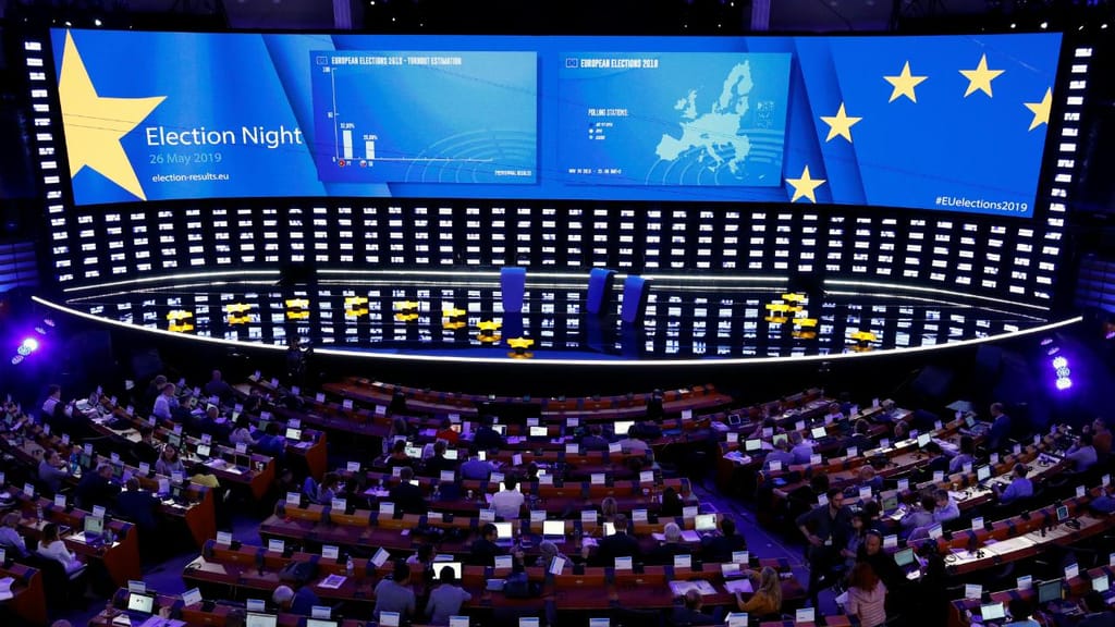 Parlamento Europeu aguarda em suspenso os resultados da noite eleitoral